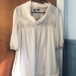 Flowy offwhite cowl neck top with pockets